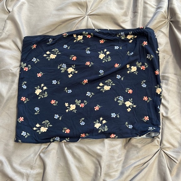 American Eagle Outfitters Tops - Reversible tube top. One side dark blue floral other side light blue